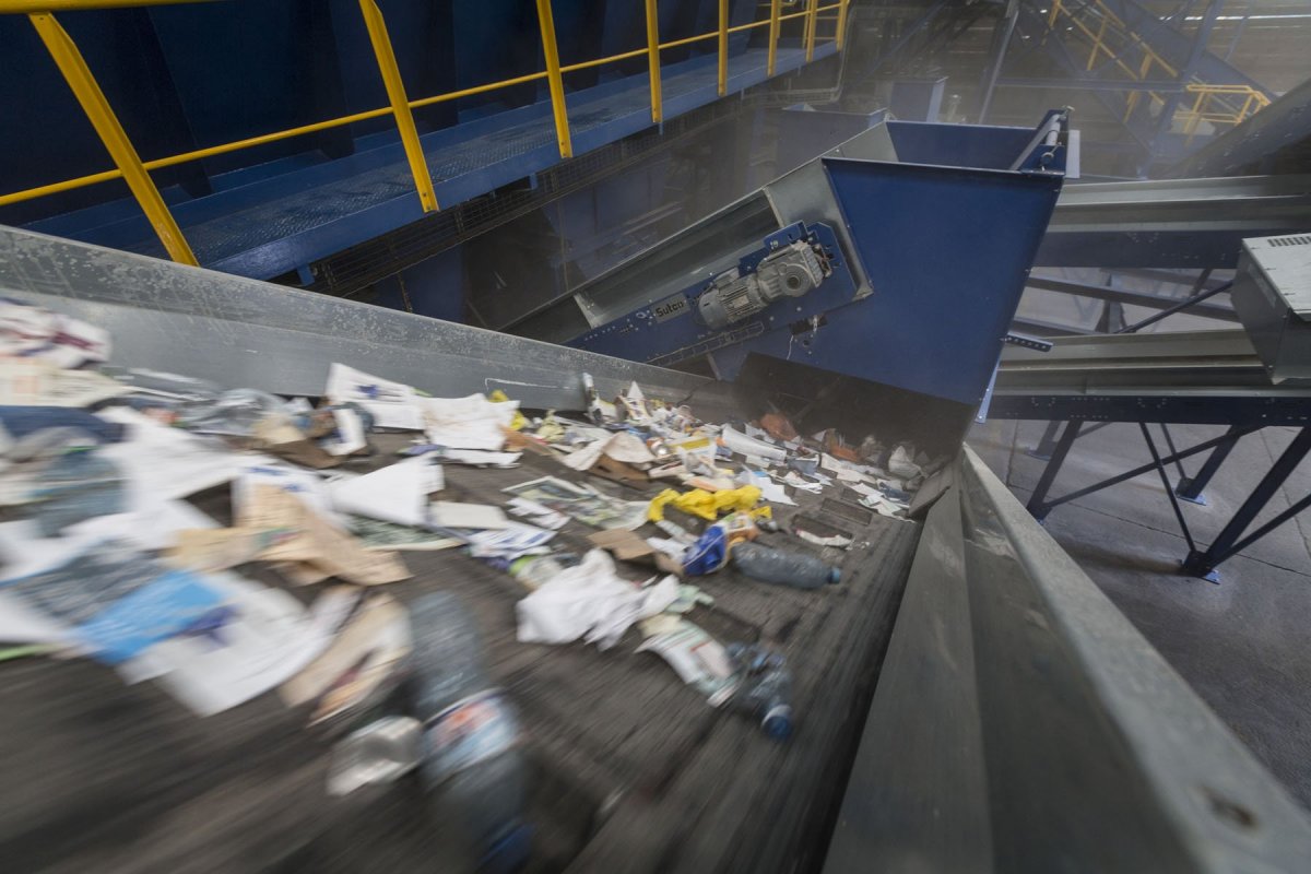 Zakład segregacji odpadów – sortownia odpadów Barycz